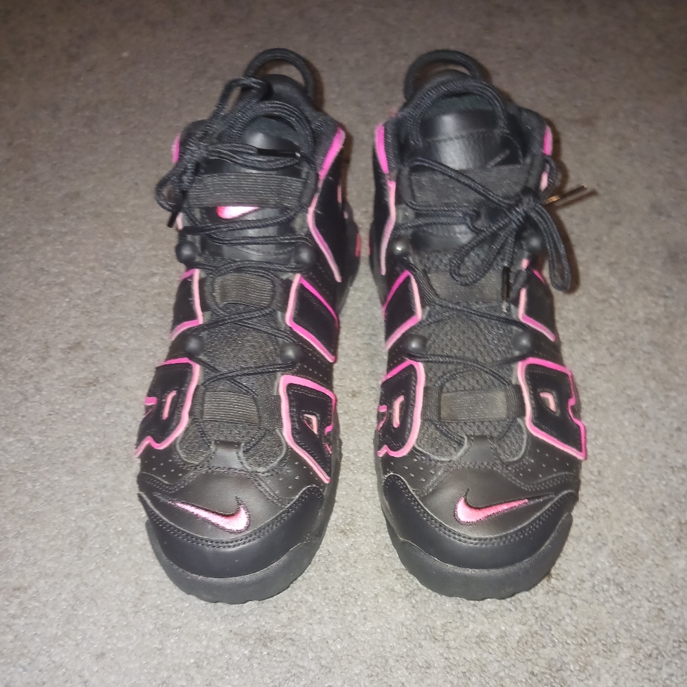 Nike Shoes - Picture 4 of 4